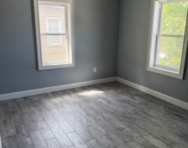 34 Sussex Ave - Photo Thumbnail 1
