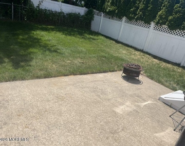 256 Lawrence Avenue - Photo Thumbnail 15