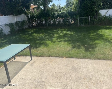256 Lawrence Avenue - Photo Thumbnail 14