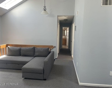 256 Lawrence Avenue - Photo Thumbnail 10