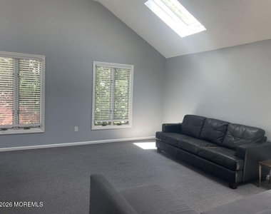 256 Lawrence Avenue - Photo Thumbnail 6