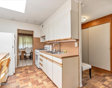223 West End Avenue - Photo Thumbnail 3