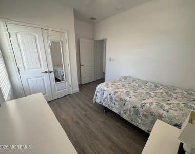 215 Heron Road - Photo Thumbnail 11