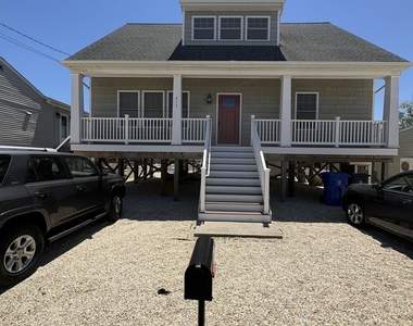 215 Heron Road - Photo Thumbnail 1