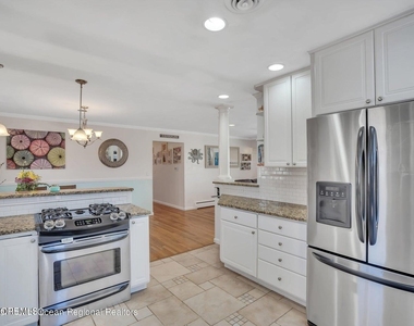 559 Dow Avenue - Photo Thumbnail 4