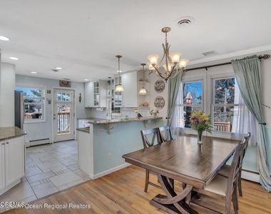 559 Dow Avenue - Photo Thumbnail 5