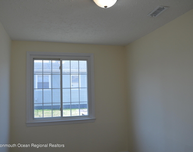 186 S Park Avenue - Photo Thumbnail 20