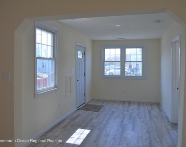 186 S Park Avenue - Photo Thumbnail 2