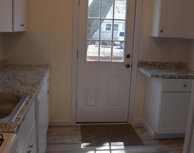 186 S Park Avenue - Photo Thumbnail 12