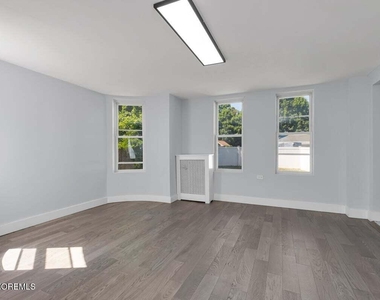 117 Cottage Place - Photo Thumbnail 4