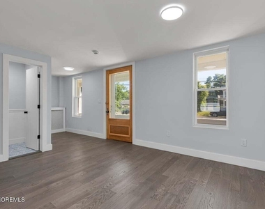 117 Cottage Place - Photo Thumbnail 1