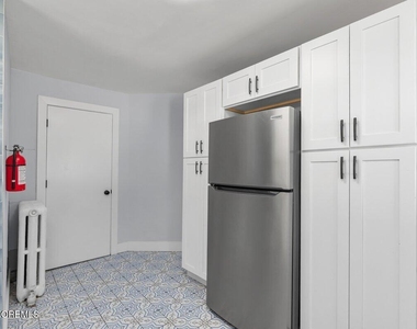 117 Cottage Place - Photo Thumbnail 8
