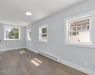 117 Cottage Place - Photo Thumbnail 10