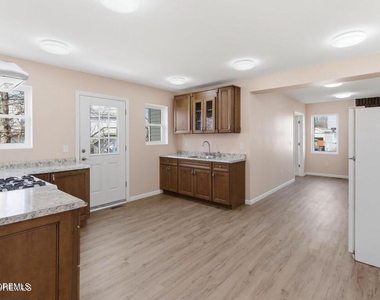40 Twilight Avenue - Photo Thumbnail 5