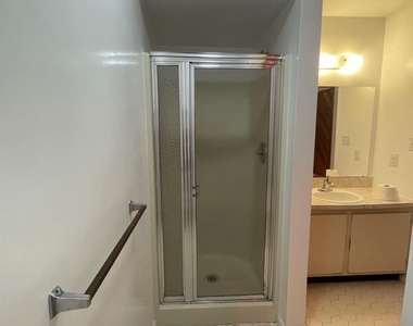 19 Clavendon Court - Photo Thumbnail 11