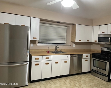 19 Clavendon Court - Photo Thumbnail 6