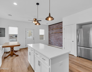 1514 Heck Avenue - Photo Thumbnail 7