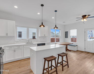 1514 Heck Avenue - Photo Thumbnail 6