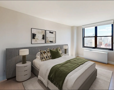 East 95th Street - Photo Thumbnail 2