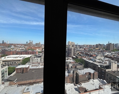 Second Avenue - Photo Thumbnail 9
