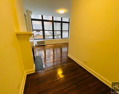 West 9 Street - Photo Thumbnail 1