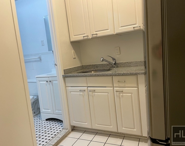 East 80 Street - Photo Thumbnail 16