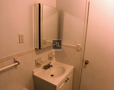 East 80 Street - Photo Thumbnail 22
