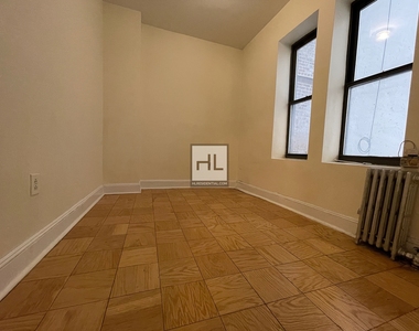 East 80 Street - Photo Thumbnail 1