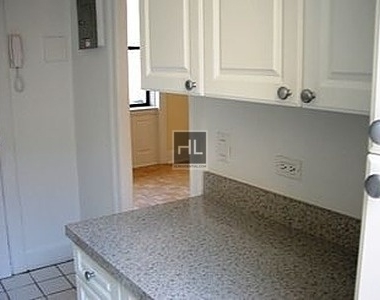 East 80 Street - Photo Thumbnail 8