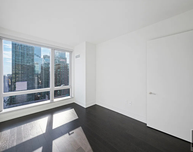 10th Avenue - Photo Thumbnail 5