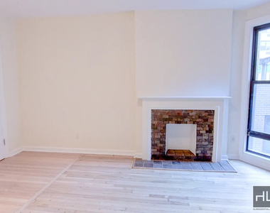 East 84th Street - Photo Thumbnail 3