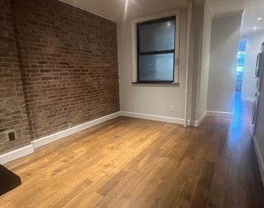 10th Ave. - Photo Thumbnail 3