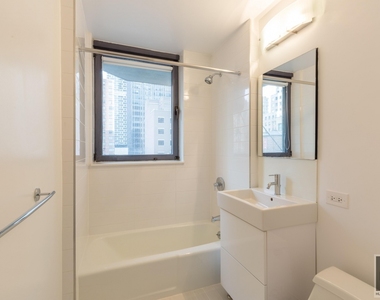 West 48th Street - Photo Thumbnail 3