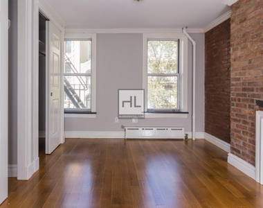 E 7th St. - Photo Thumbnail 8