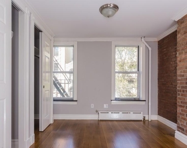 E 7th St. - Photo Thumbnail 13