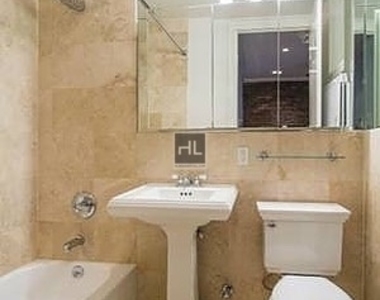 E 7th St. - Photo Thumbnail 4