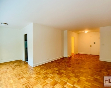 East 55 Street - Photo Thumbnail 2