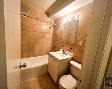 East 79th Street - Photo Thumbnail 2