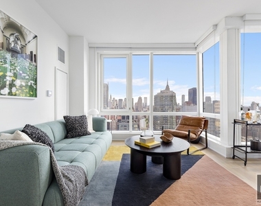West 38th Street - Photo Thumbnail 1