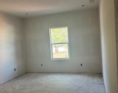 2158 Kirkwood Street - Photo Thumbnail 2