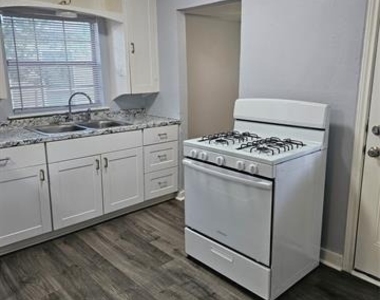 3907 Bois D Arc Street - Photo Thumbnail 5