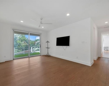 11248 Jamestown Road - Photo Thumbnail 32