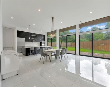 11248 Jamestown Road - Photo Thumbnail 10