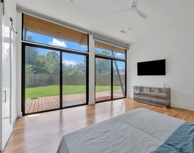 11248 Jamestown Road - Photo Thumbnail 21