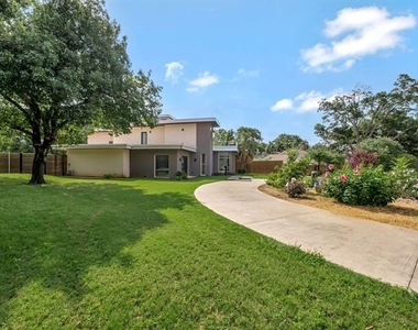 11248 Jamestown Road - Photo Thumbnail 2