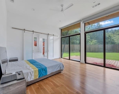 11248 Jamestown Road - Photo Thumbnail 20