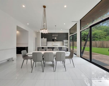 11248 Jamestown Road - Photo Thumbnail 14