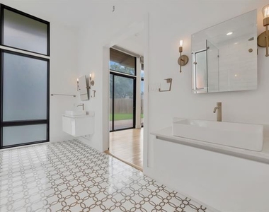 11248 Jamestown Road - Photo Thumbnail 24