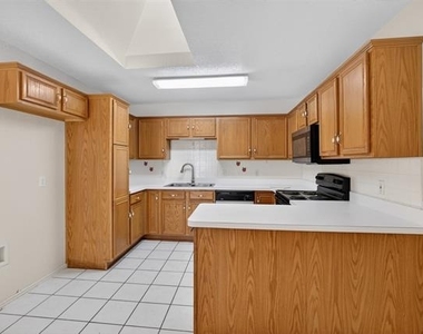 7016 Snowivy Court - Photo Thumbnail 9