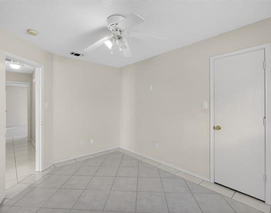 7016 Snowivy Court - Photo Thumbnail 12
